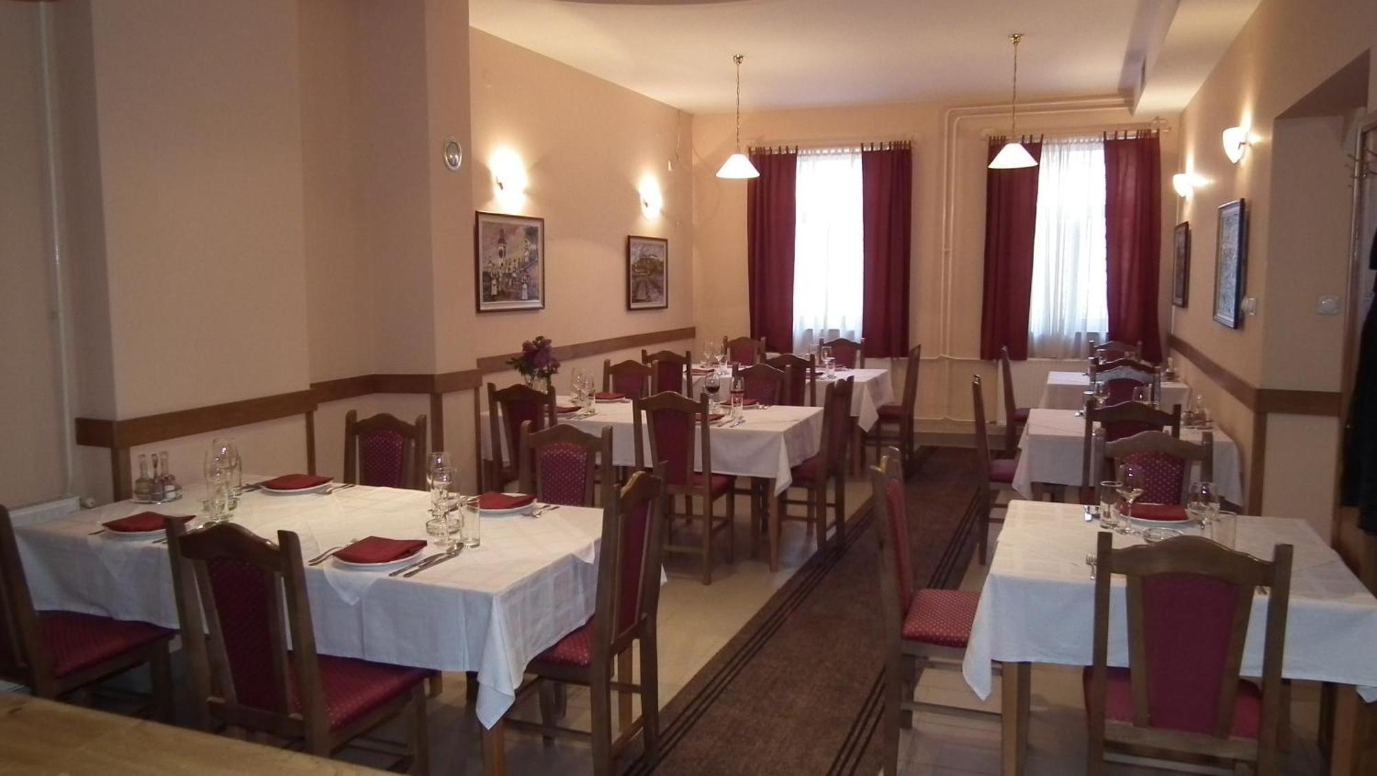 Naša Tvrđava Guest Accommodation Novi Sad Esterno foto
