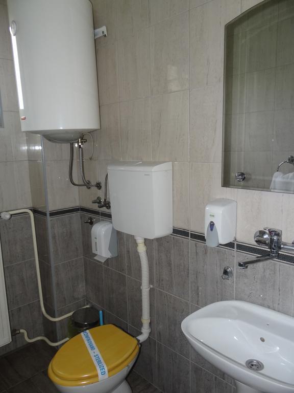 Naša Tvrđava Guest Accommodation Novi Sad Esterno foto