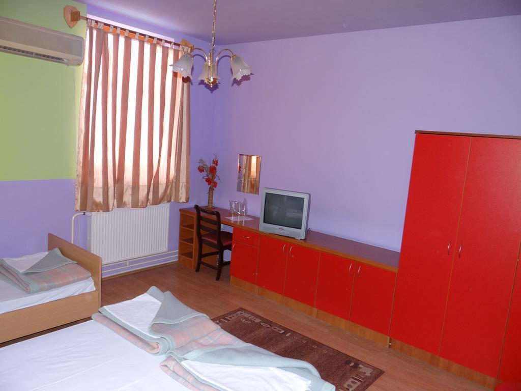 Naša Tvrđava Guest Accommodation Novi Sad Esterno foto