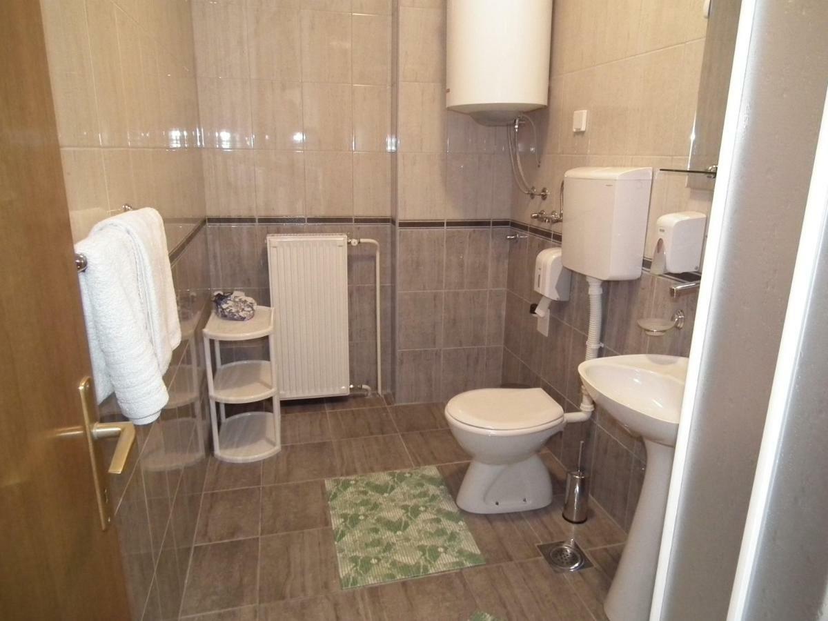 Naša Tvrđava Guest Accommodation Novi Sad Esterno foto